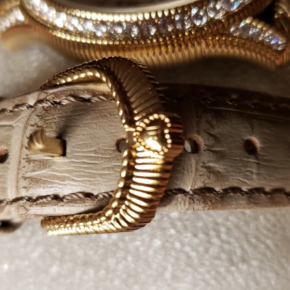 Judith Ripka Gold Bling with mother of pearl face watch and 2 additional bands - Picture 4 of 9